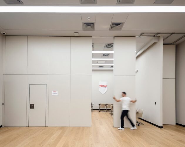 moveable wall partition system