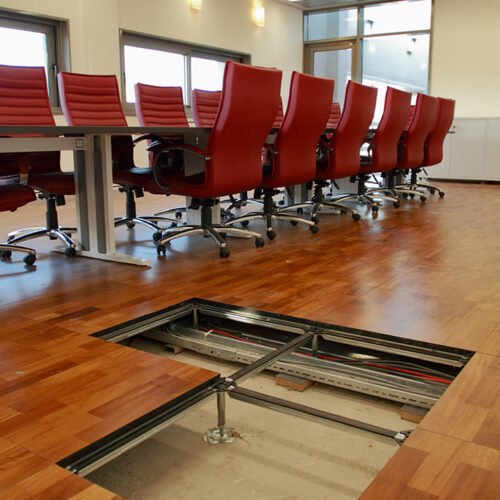 Raised flooring system in a meeting room